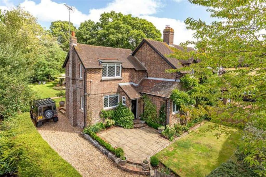 No 2 Close To Wakehurst And Kew Seed Bank Ardingly Exterior photo